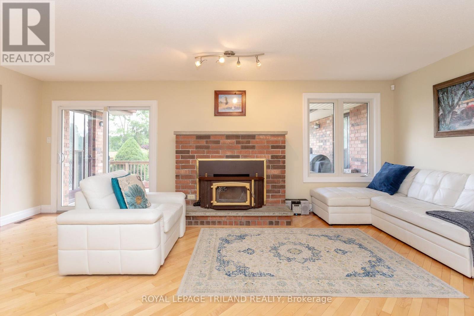 5172 Dundas Street, Thames Centre, Ontario  N0M 2P0 - Photo 8 - X12406127