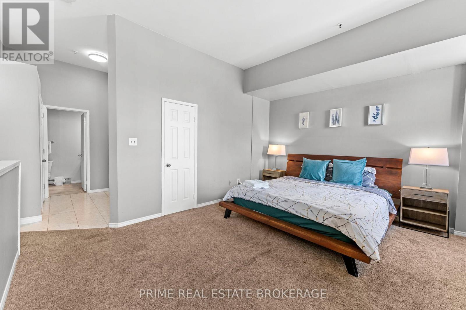 Unit 5 - 366 Richmond Street, London East, Ontario  N6A 3C7 - Photo 13 - X12406139