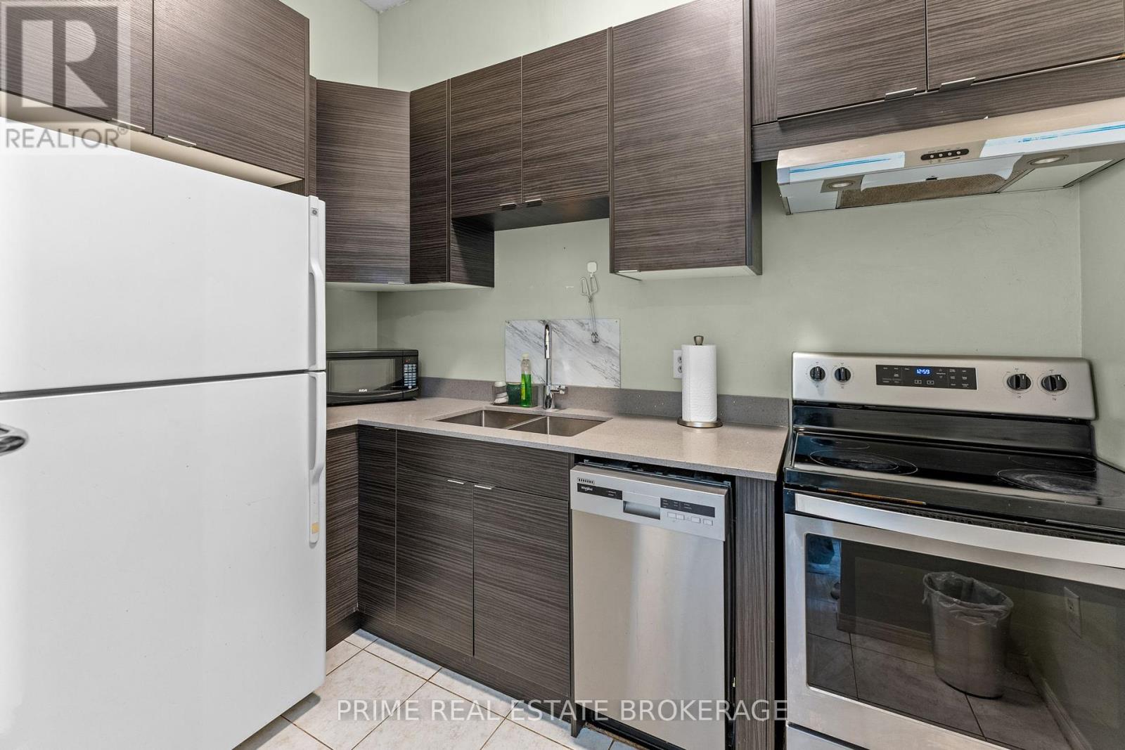 Unit 5 - 366 Richmond Street, London East, Ontario  N6A 3C7 - Photo 6 - X12406139
