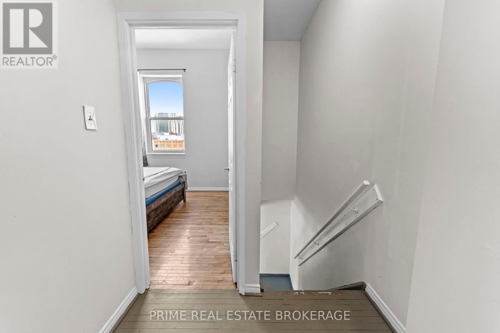 Unit 4 - 366 Richmond Street, London East, Ontario  N6A 3C7 - Photo 10 - X12406142