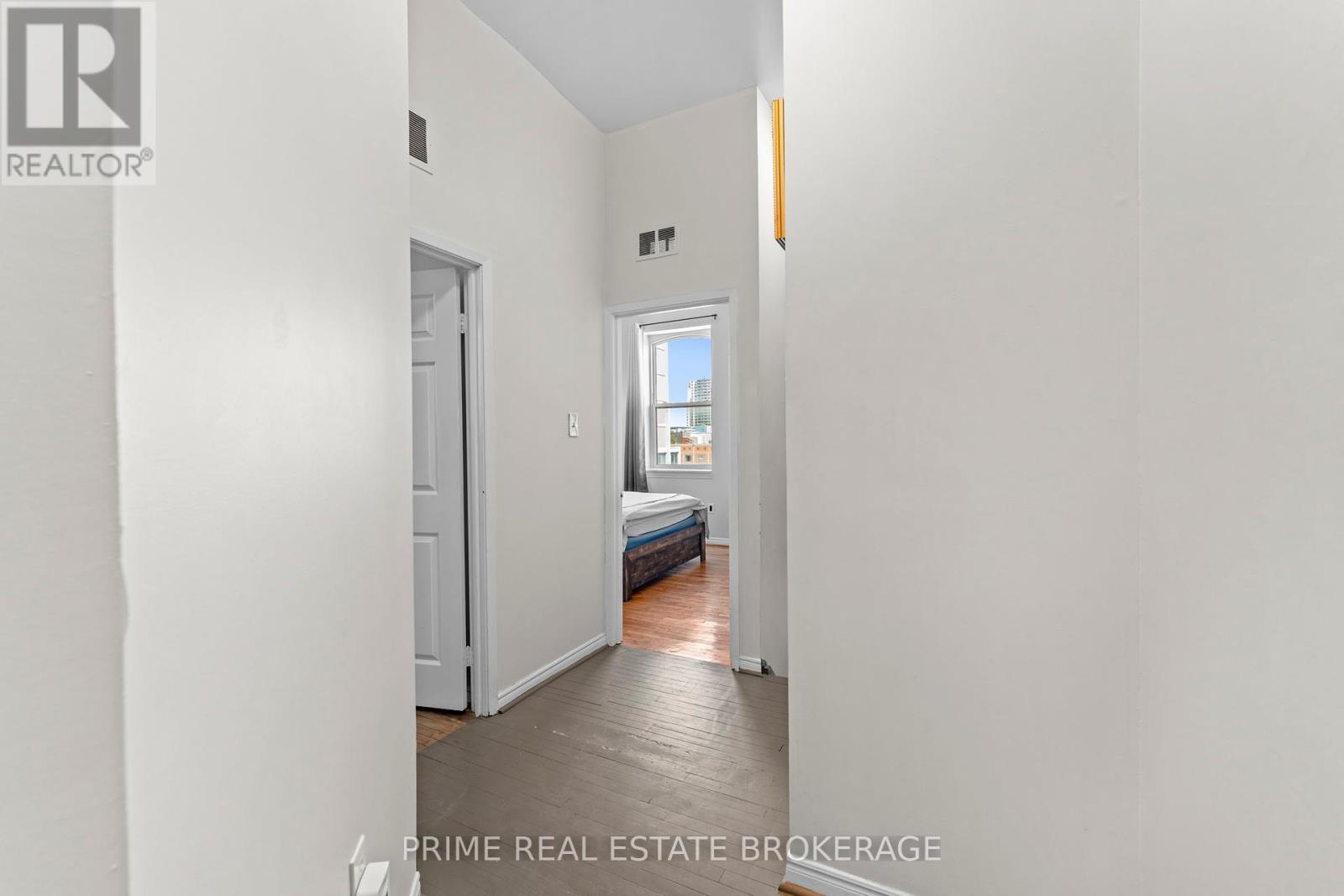 Unit 4 - 366 Richmond Street, London East, Ontario  N6A 3C7 - Photo 13 - X12406142