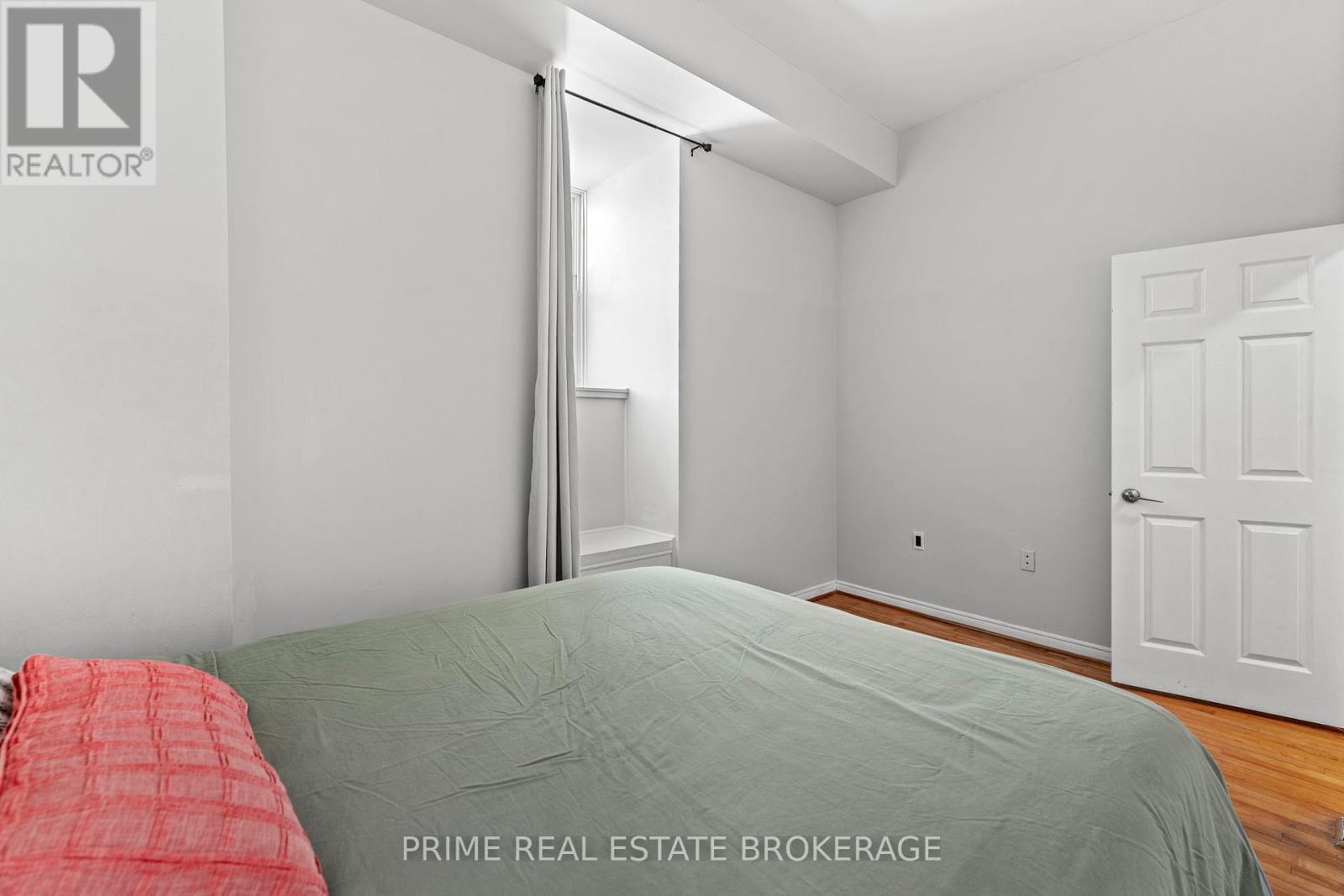 Unit 4 - 366 Richmond Street, London East, Ontario  N6A 3C7 - Photo 15 - X12406142