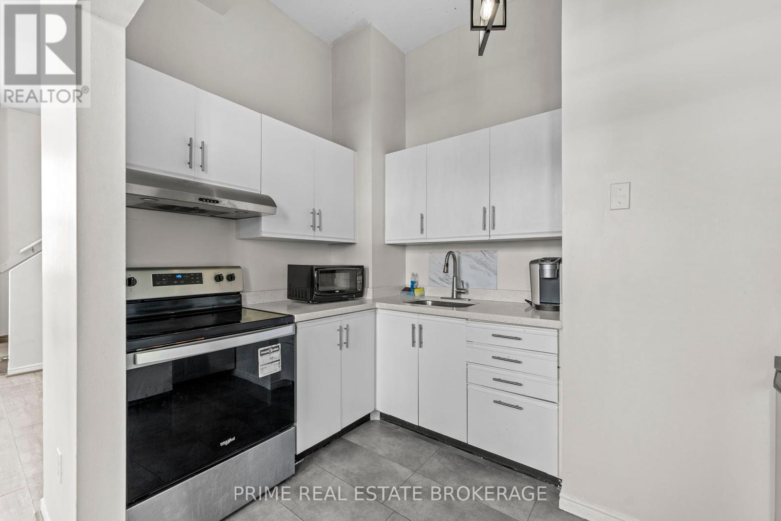 Unit 4 - 366 Richmond Street, London East, Ontario  N6A 3C7 - Photo 5 - X12406142