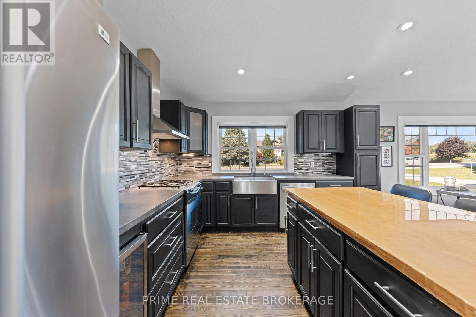 28346 Centre Road, Strathroy-Caradoc, Ontario  N7G 3C4 - Photo 10 - X12406200