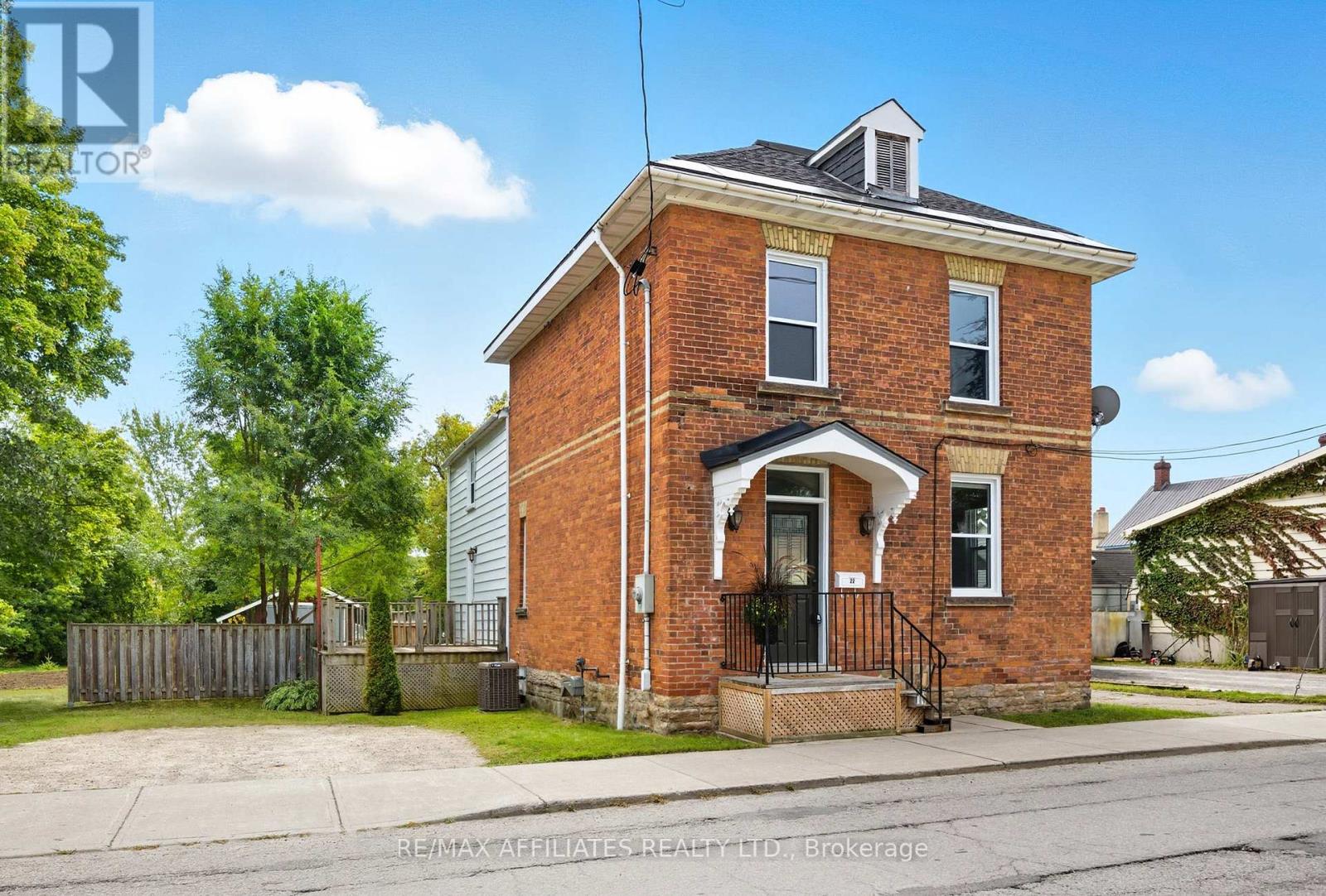 22 ISABELLA STREET, perth, Ontario