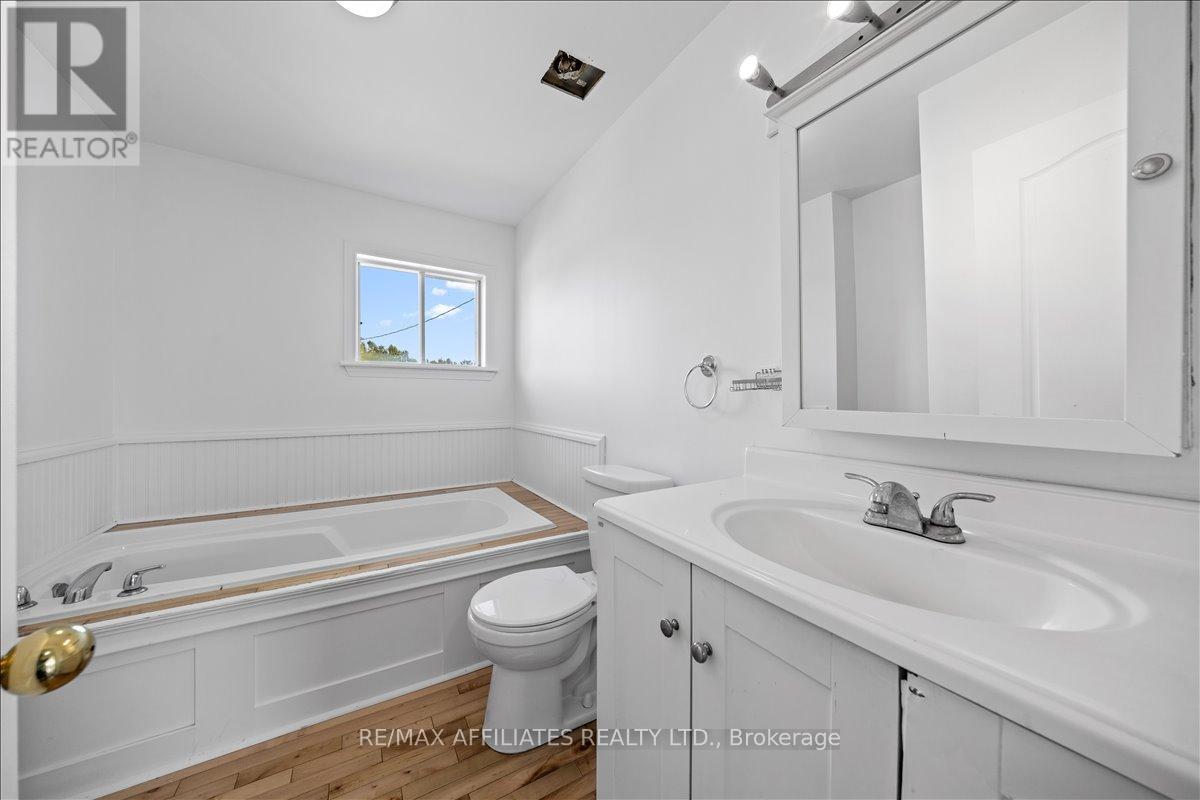 1580 County 2 Road, Alfred And Plantagenet, Ontario  K0B 1C0 - Photo 29 - X12406150