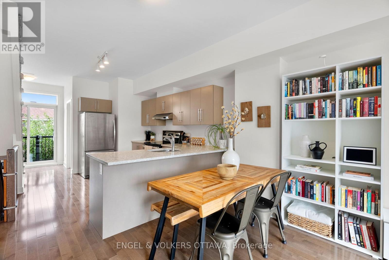 602 Terravita Private, Ottawa, Ontario  K1V 2R9 - Photo 14 - X12406213