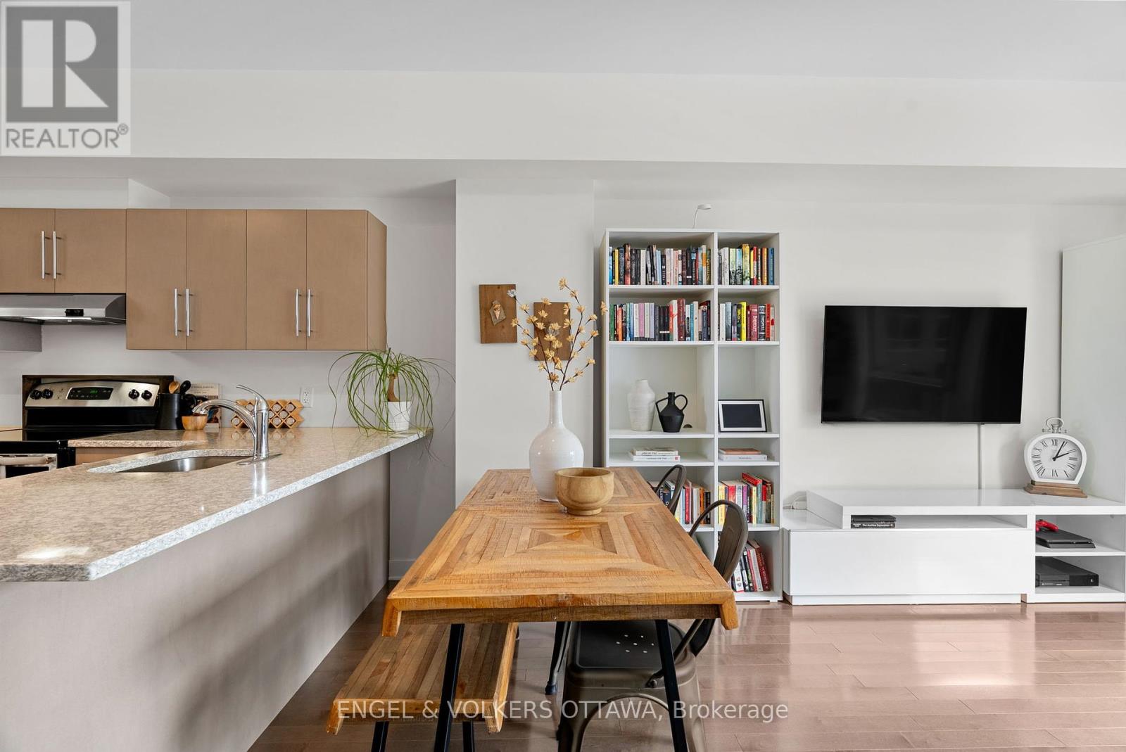 602 Terravita Private, Ottawa, Ontario  K1V 2R9 - Photo 16 - X12406213