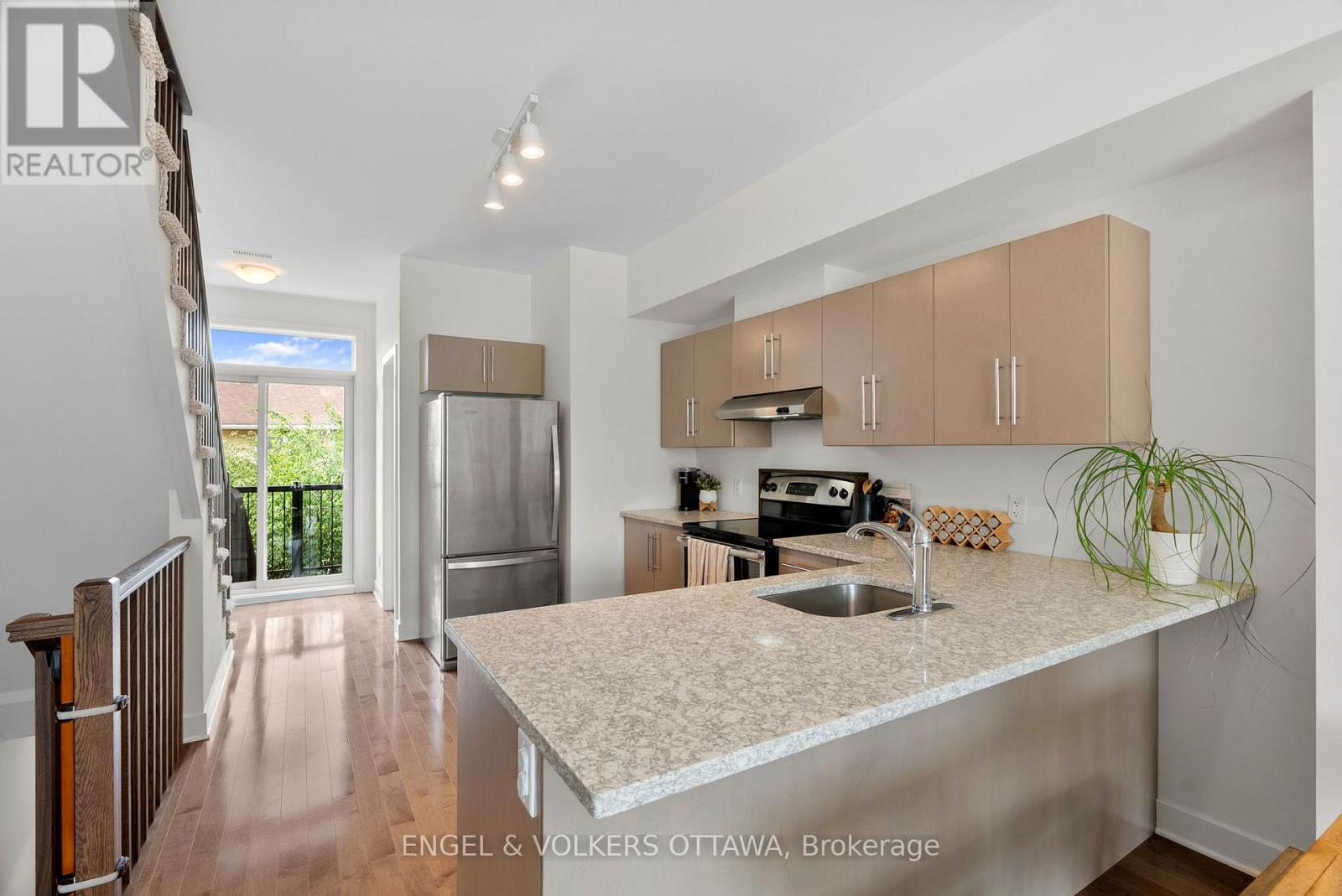 602 Terravita Private, Ottawa, Ontario  K1V 2R9 - Photo 19 - X12406213