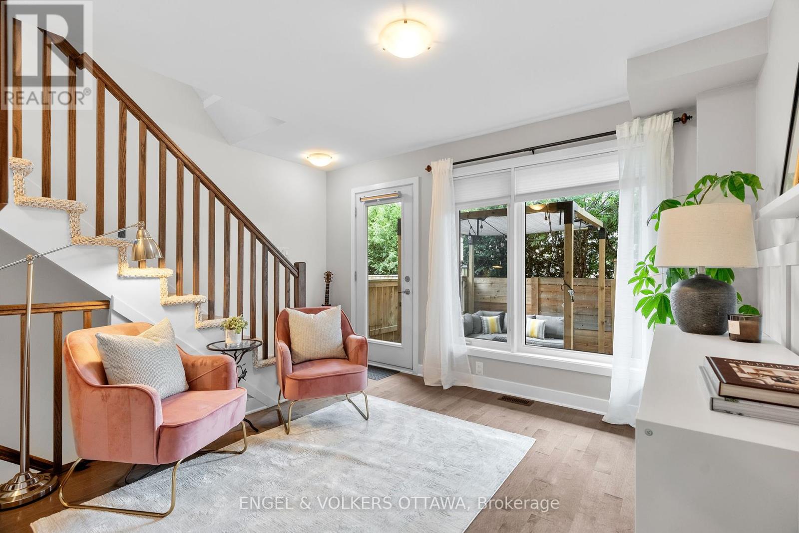 602 Terravita Private, Ottawa, Ontario  K1V 2R9 - Photo 5 - X12406213