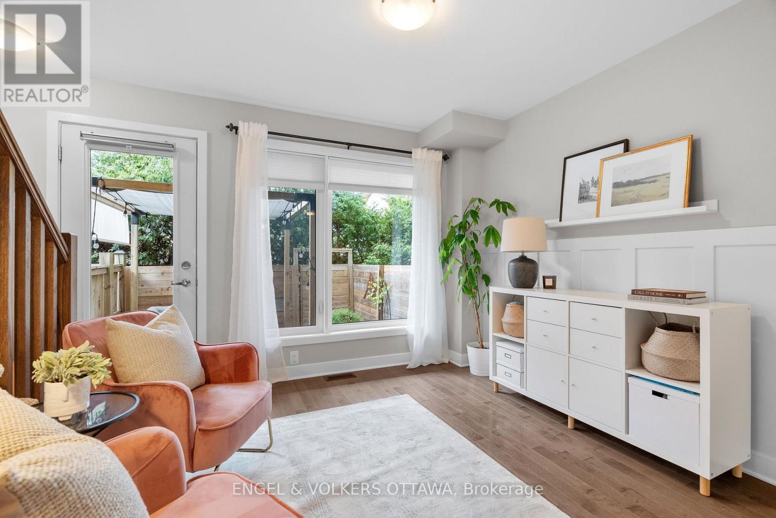 602 Terravita Private, Ottawa, Ontario  K1V 2R9 - Photo 6 - X12406213