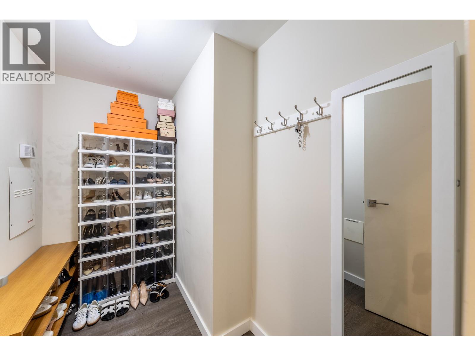 2501 8 Smithe Mews, Vancouver, British Columbia  V6B 0A5 - Photo 26 - R3048279