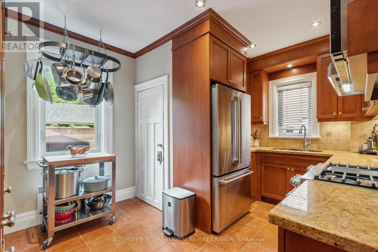 52 Nina Street, Toronto (Casa Loma), Ontario  M5R 1Z4 - Photo 11 - C12406032
