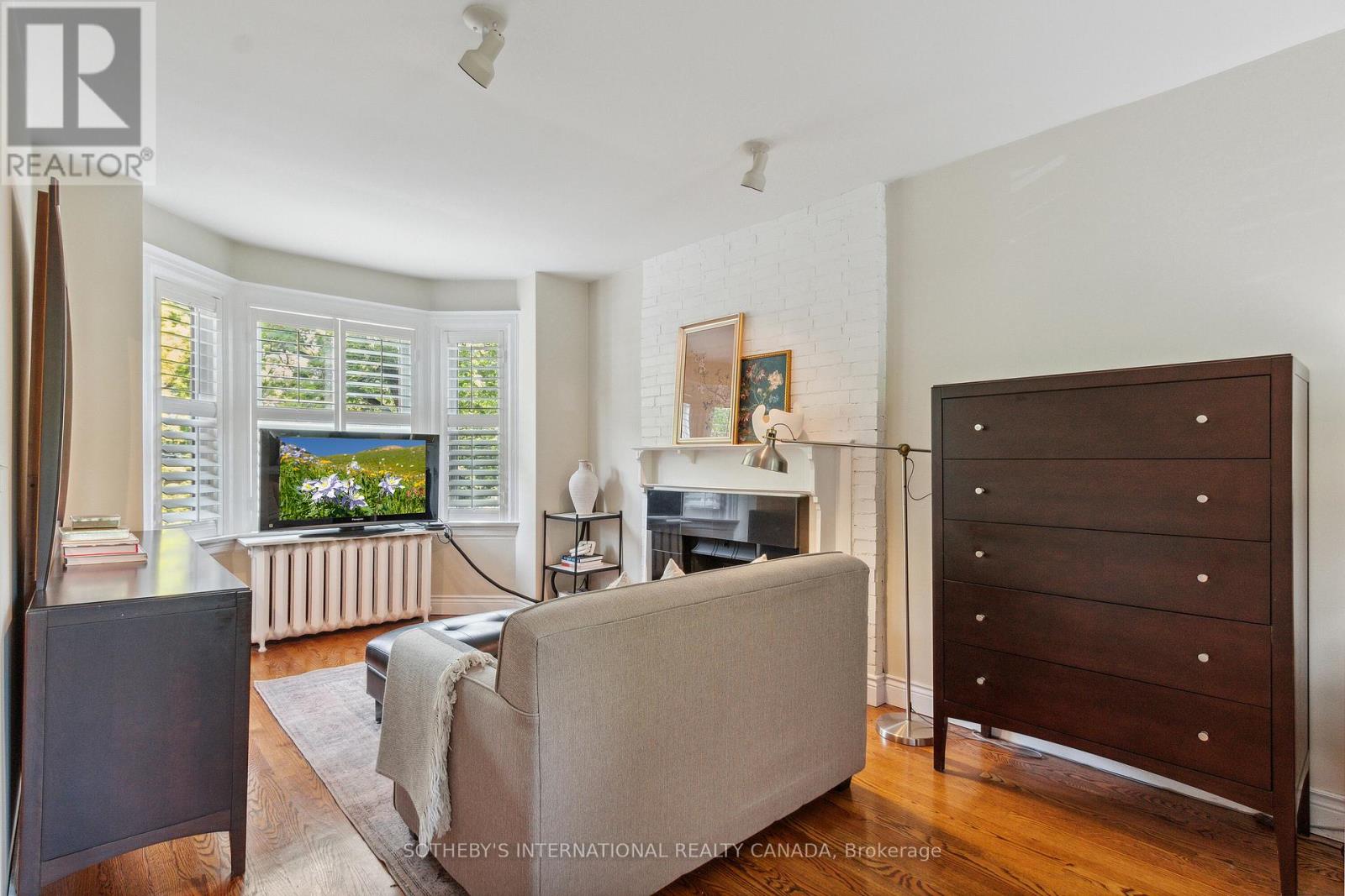 52 Nina Street, Toronto (Casa Loma), Ontario  M5R 1Z4 - Photo 17 - C12406032
