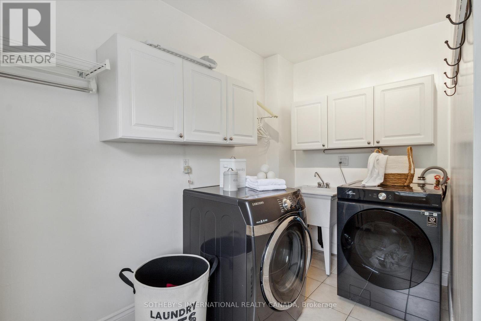 52 Nina Street, Toronto (Casa Loma), Ontario  M5R 1Z4 - Photo 19 - C12406032