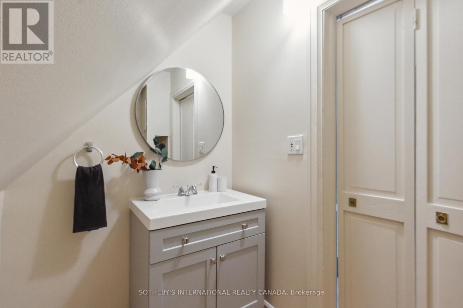 52 Nina Street, Toronto (Casa Loma), Ontario  M5R 1Z4 - Photo 25 - C12406032