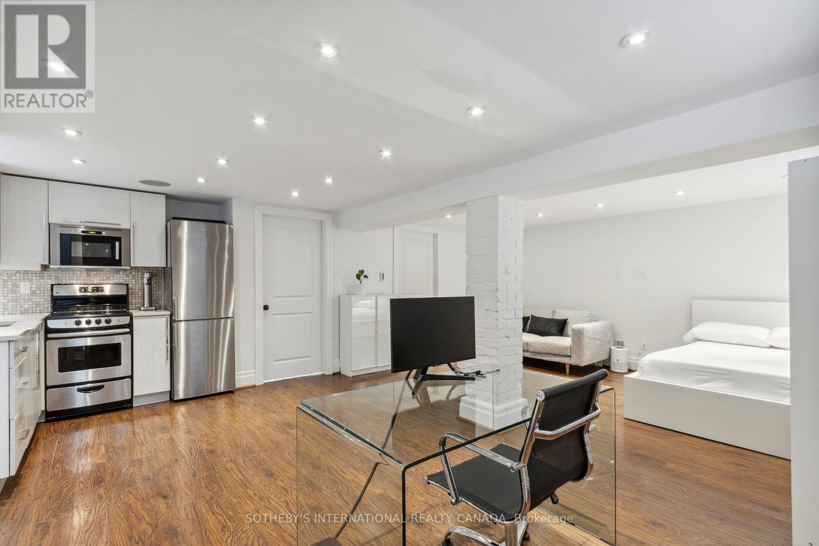 52 Nina Street, Toronto (Casa Loma), Ontario  M5R 1Z4 - Photo 34 - C12406032