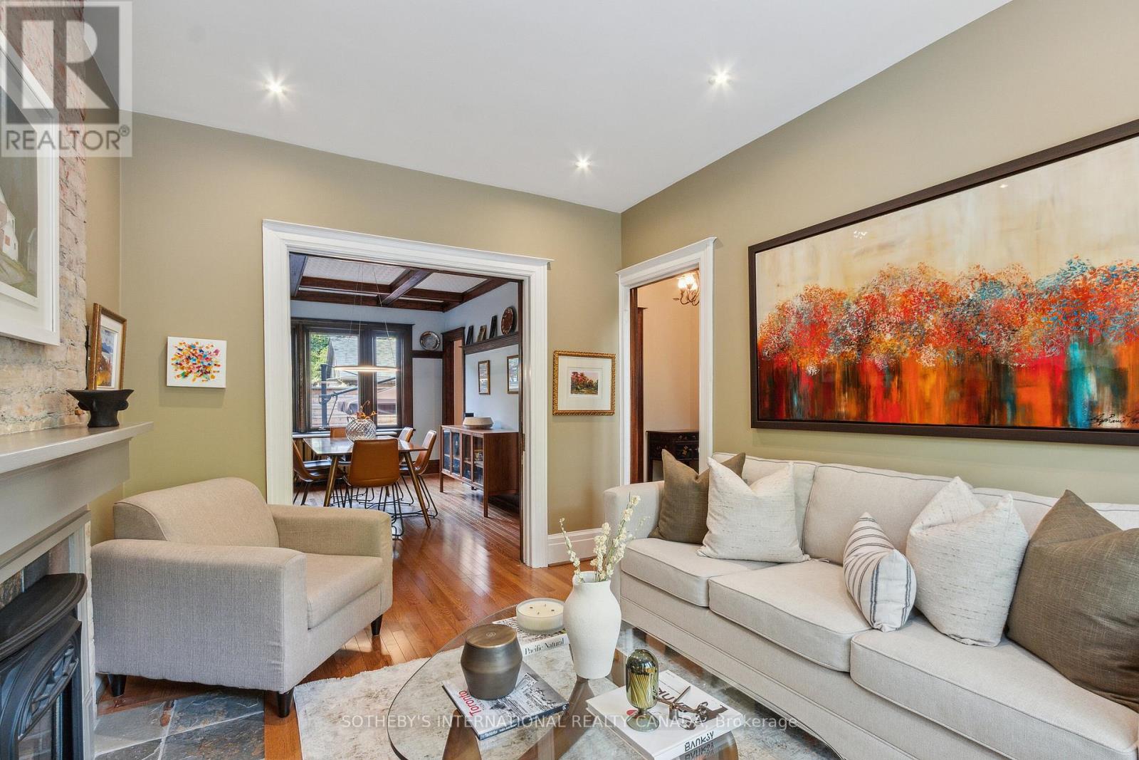 52 Nina Street, Toronto (Casa Loma), Ontario  M5R 1Z4 - Photo 7 - C12406032