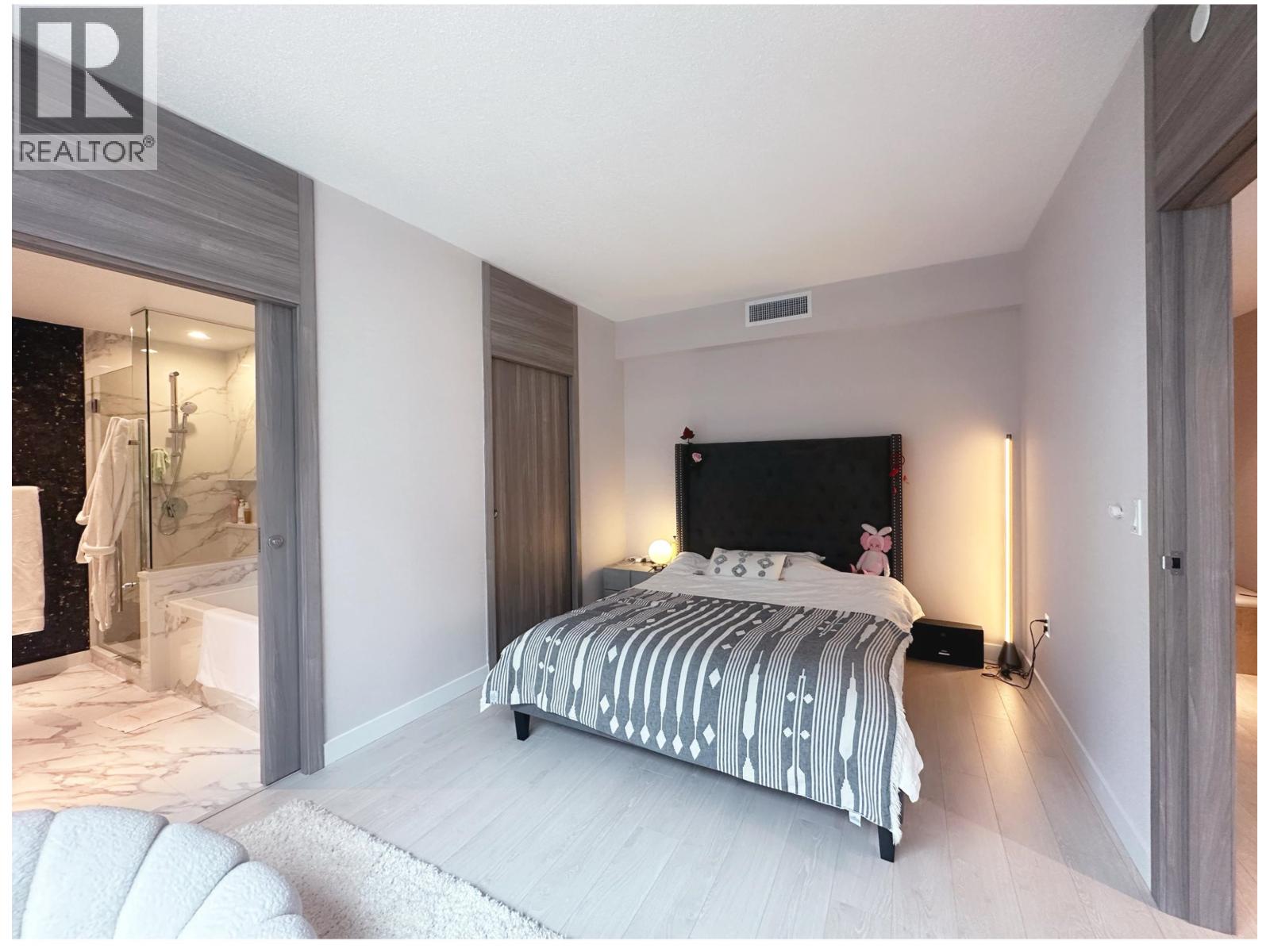 8xx 3328 No. 3 Road, Richmond, British Columbia  V6X 0X1 - Photo 15 - R3048284