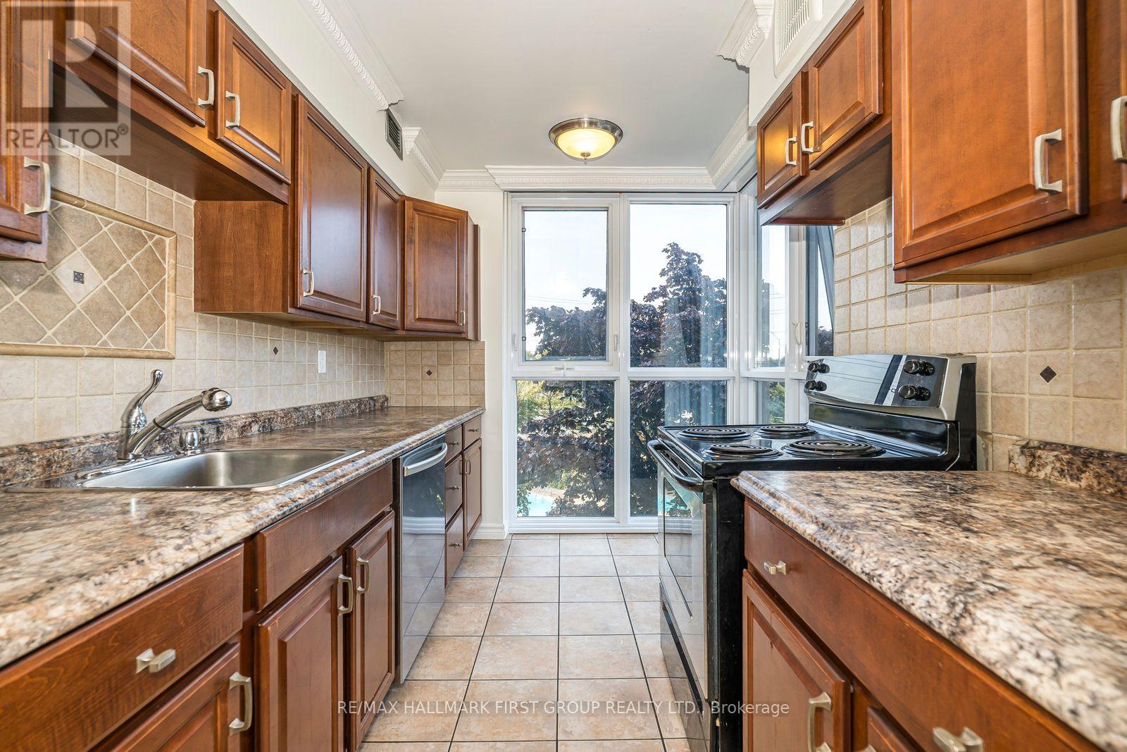 305 - 2 Westney Road N Road, Ajax, Ontario  L1T 3H3 - Photo 12 - E12406118