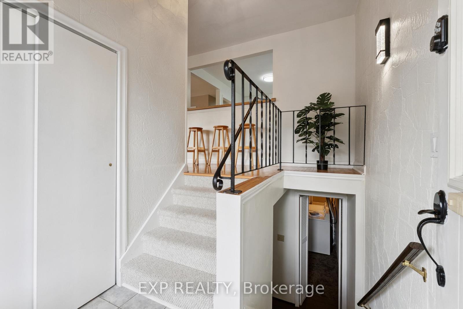 218 Farley Avenue, Belleville, Ontario  K8N 4L5 - Photo 4 - X12406152