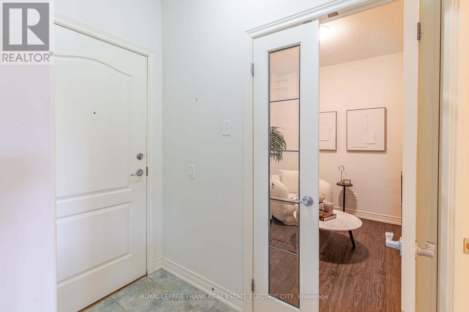 217 - 869 Clonsilla Avenue, Peterborough, Ontario  K9J 0B7 - Photo 3 - X12406225