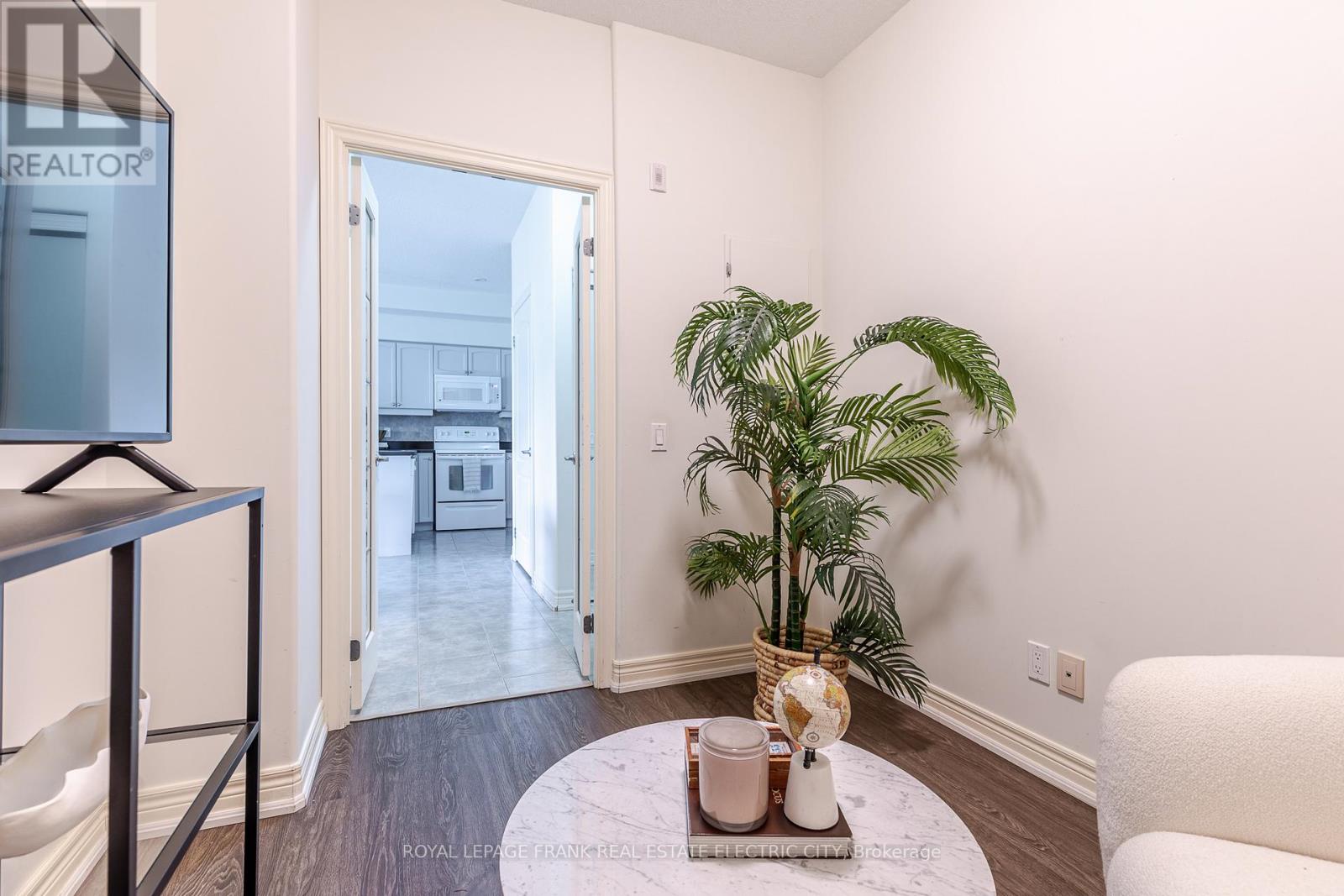217 - 869 Clonsilla Avenue, Peterborough, Ontario  K9J 0B7 - Photo 6 - X12406225