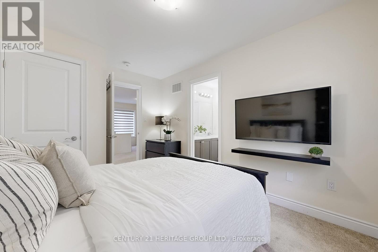 33 Lorne Thomas Place, New Tecumseth, Ontario  L9R 0T8 - Photo 37 - N12405934