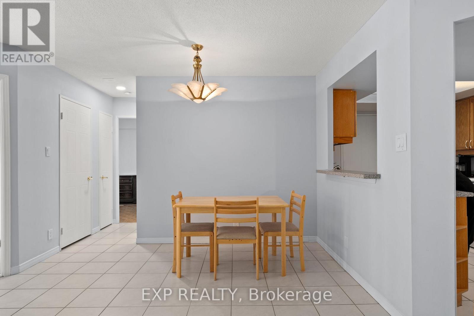 521 - 32 Clarissa Drive, Richmond Hill, Ontario  L4C 9R7 - Photo 12 - N12406080