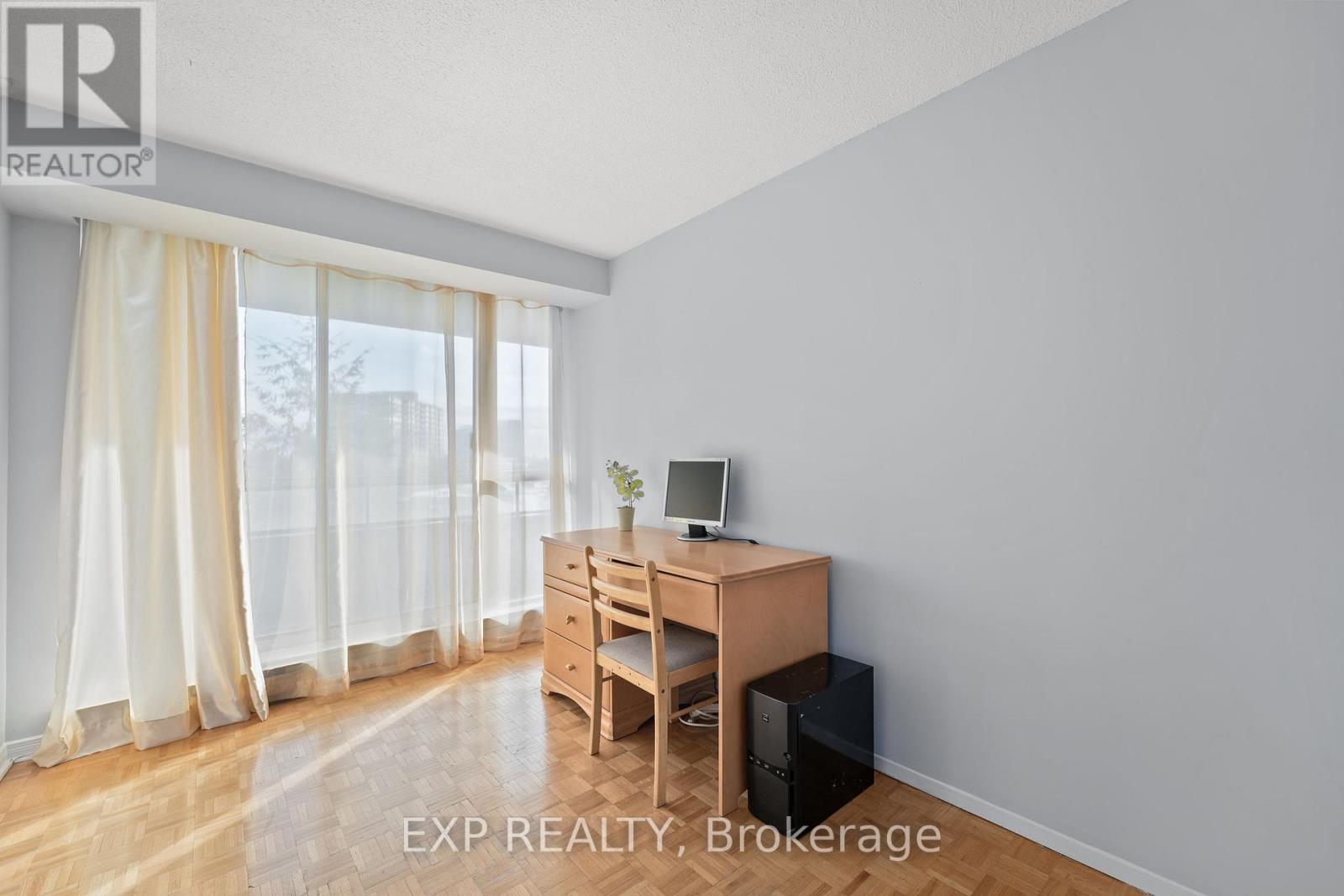 521 - 32 Clarissa Drive, Richmond Hill, Ontario  L4C 9R7 - Photo 15 - N12406080