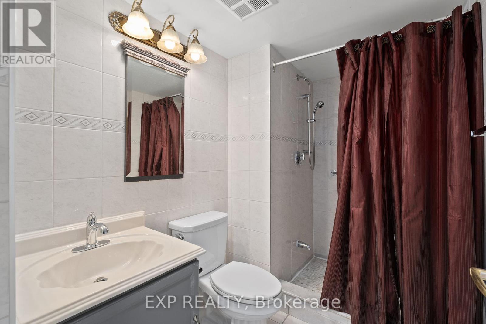 521 - 32 Clarissa Drive, Richmond Hill, Ontario  L4C 9R7 - Photo 18 - N12406080