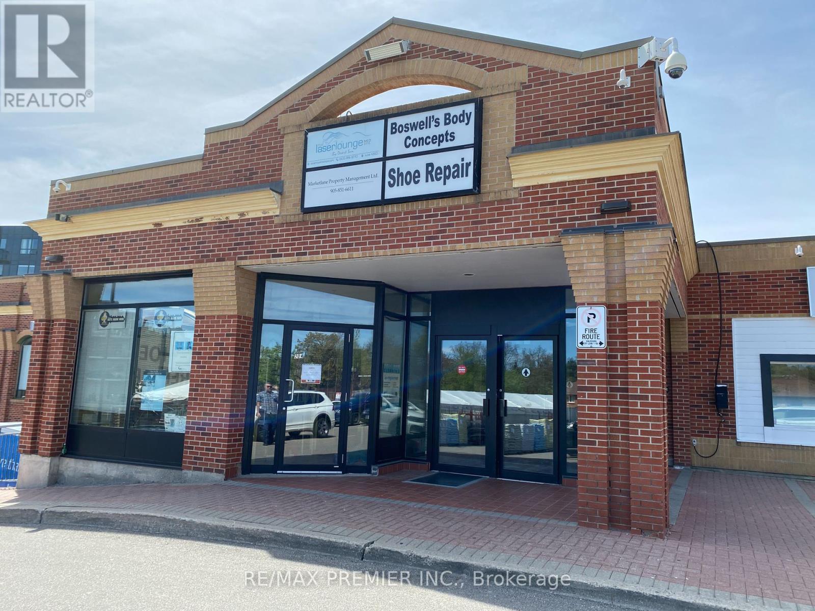 Du250 - 140 Woodbridge Avenue, Vaughan (West Woodbridge), Ontario  L4L 4K9 - Photo 1 - N12406095
