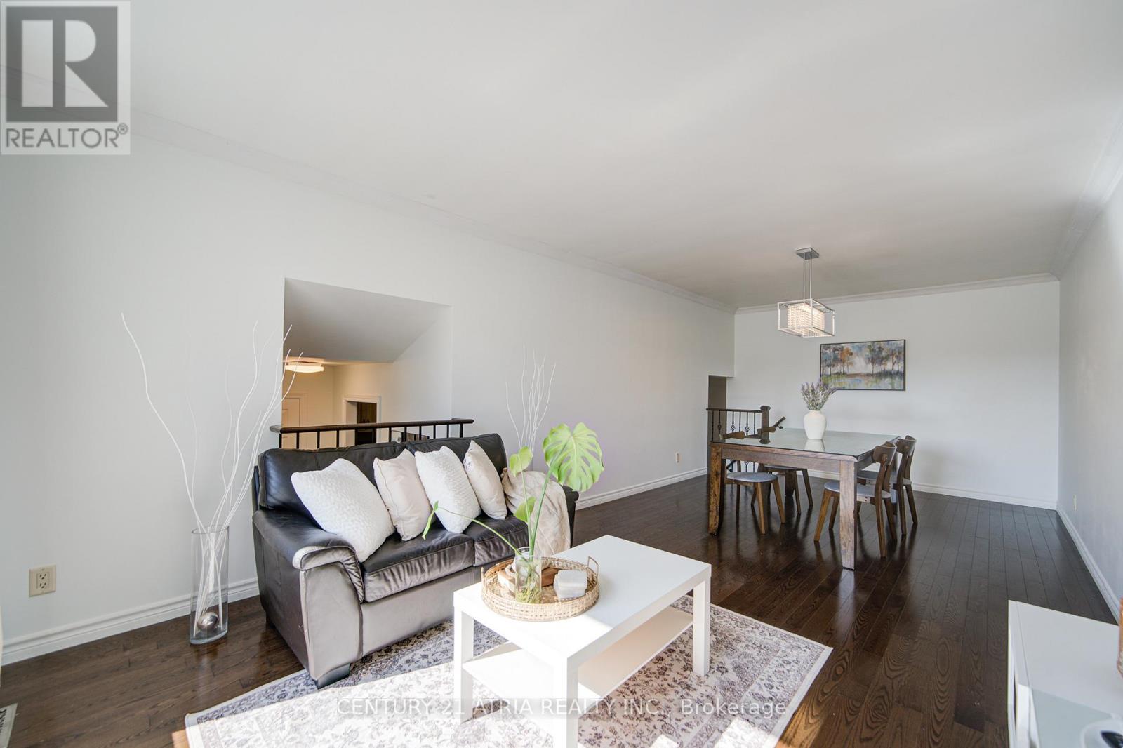 115 Ondrey Street, Bradford West Gwillimbury, Ontario  L3Z 2X1 - Photo 12 - N12406096