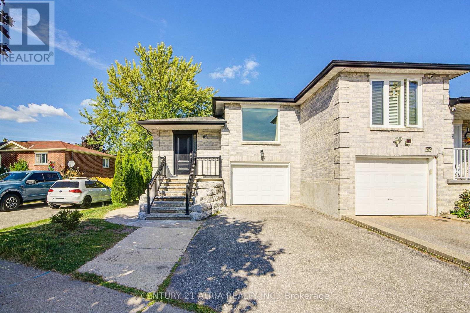 115 Ondrey Street, Bradford West Gwillimbury, Ontario  L3Z 2X1 - Photo 2 - N12406096