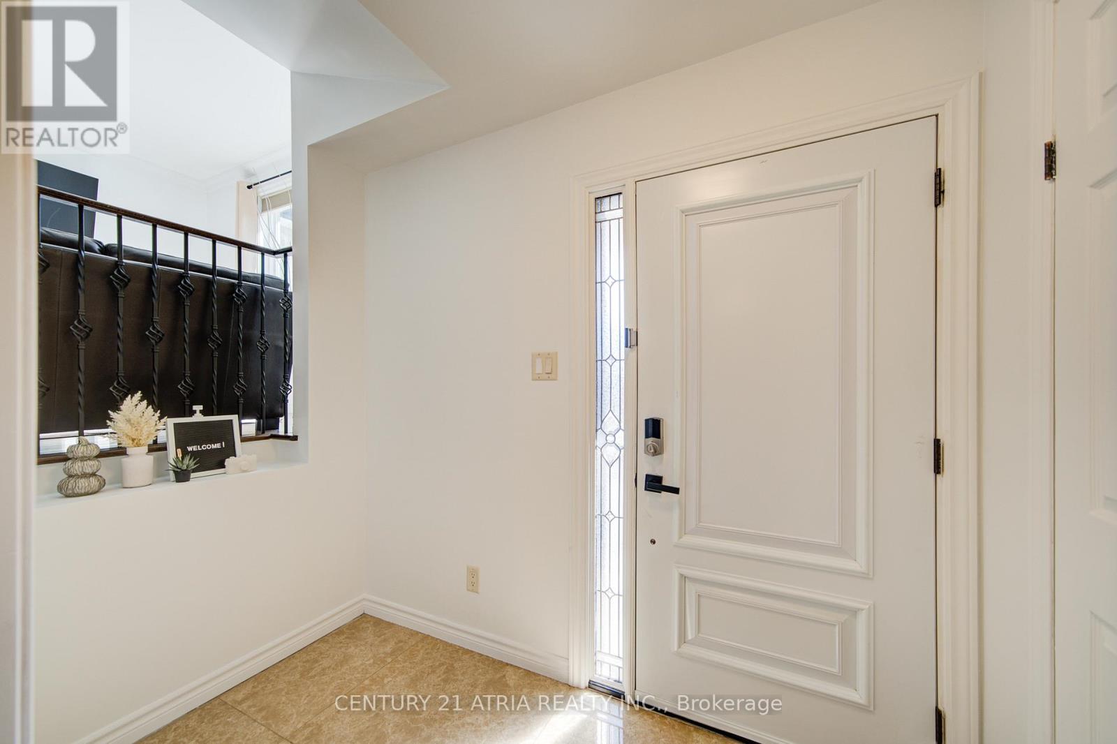 115 Ondrey Street, Bradford West Gwillimbury, Ontario  L3Z 2X1 - Photo 3 - N12406096