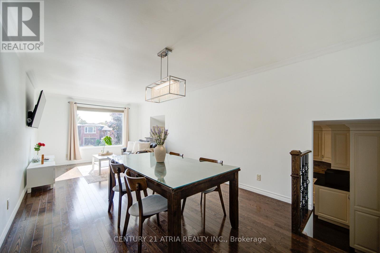 115 Ondrey Street, Bradford West Gwillimbury, Ontario  L3Z 2X1 - Photo 7 - N12406096