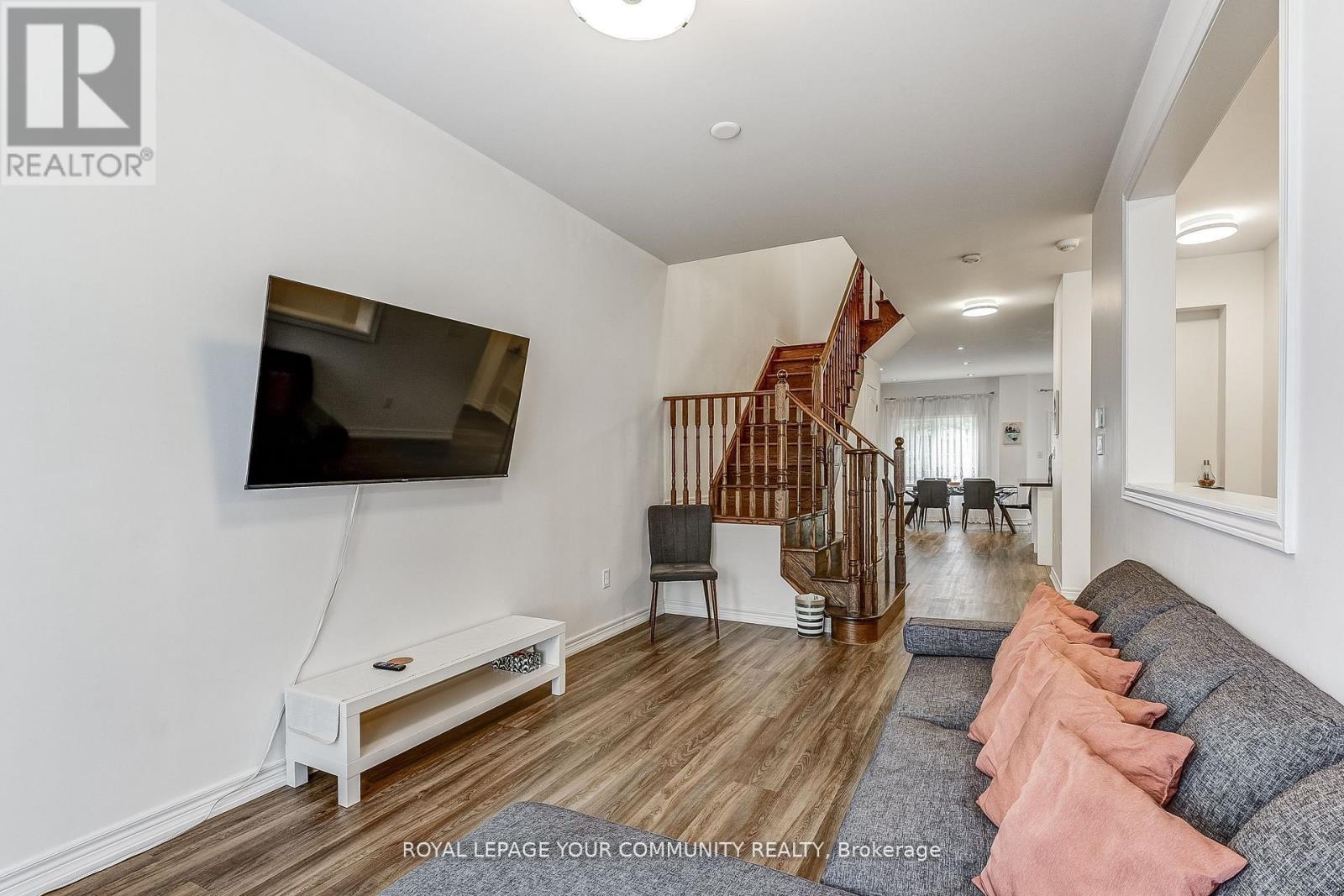 11 - 9205 Bathurst Street, Richmond Hill, Ontario  L4C 0V9 - Photo 14 - N12406103