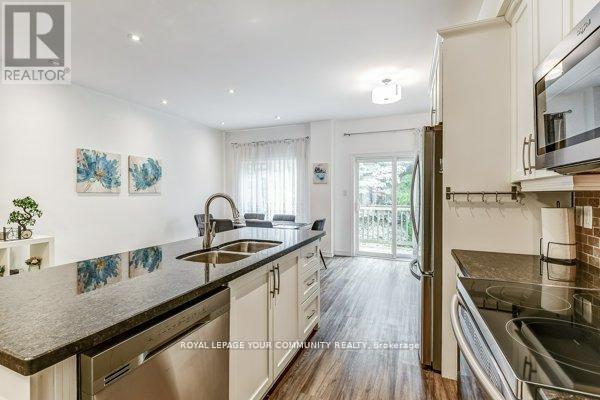 11 - 9205 Bathurst Street, Richmond Hill, Ontario  L4C 0V9 - Photo 18 - N12406103