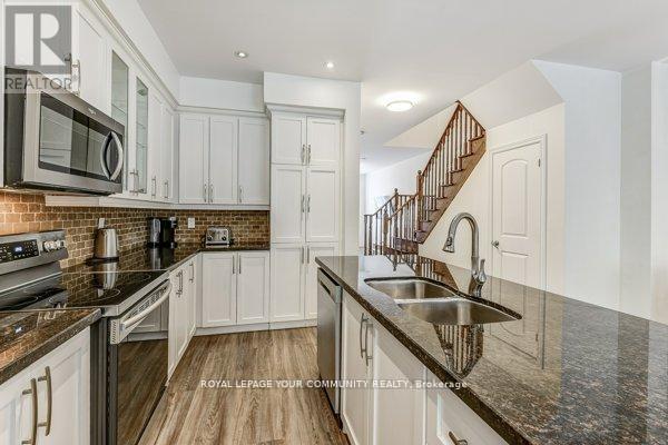11 - 9205 Bathurst Street, Richmond Hill, Ontario  L4C 0V9 - Photo 19 - N12406103