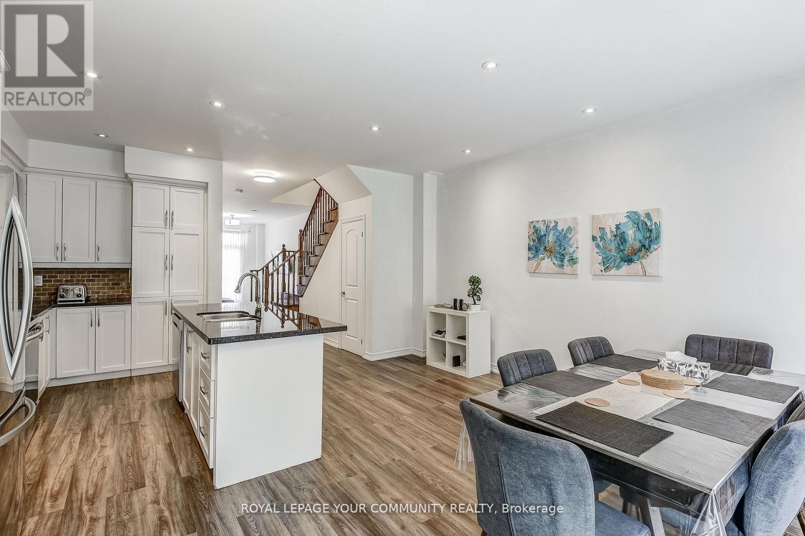 11 - 9205 Bathurst Street, Richmond Hill, Ontario  L4C 0V9 - Photo 22 - N12406103