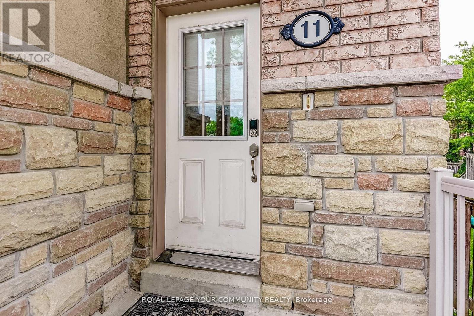 11 - 9205 Bathurst Street, Richmond Hill, Ontario  L4C 0V9 - Photo 6 - N12406103