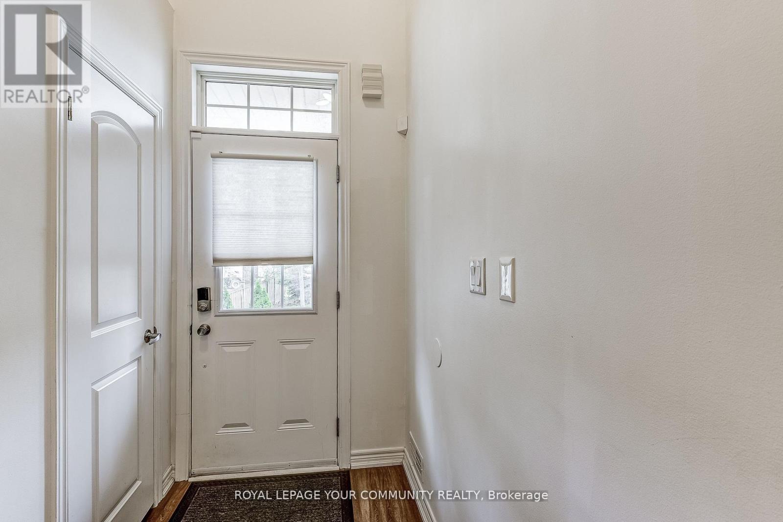 11 - 9205 Bathurst Street, Richmond Hill, Ontario  L4C 0V9 - Photo 7 - N12406103