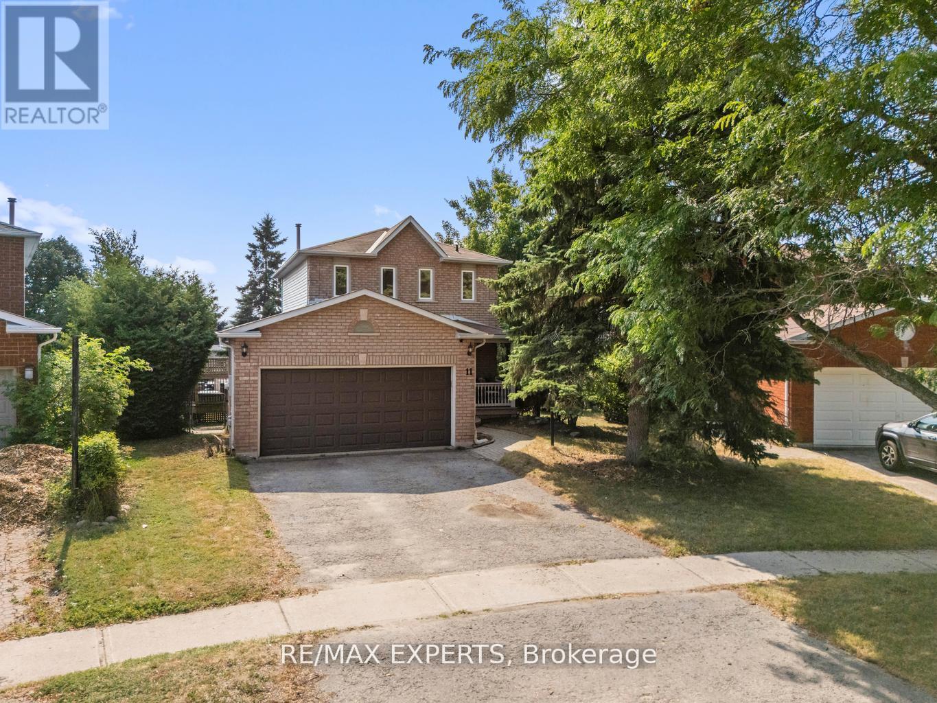 11 PENTON DRIVE, Barrie, Ontario