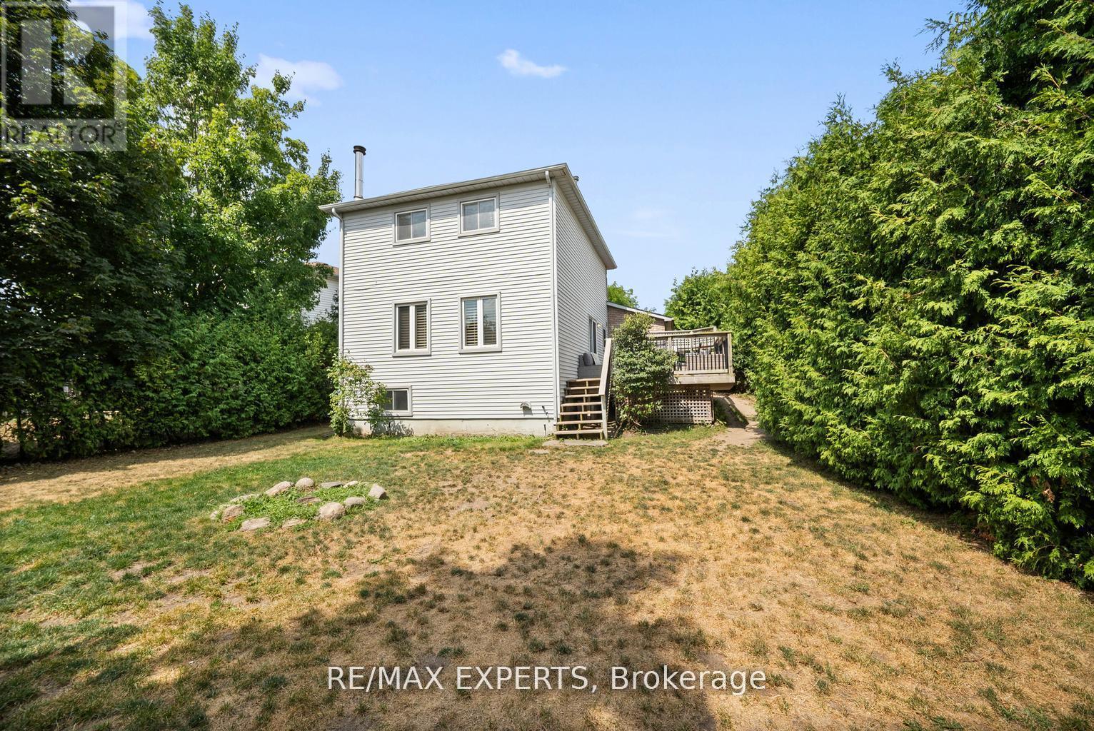 11 Penton Drive, Barrie, Ontario  L4N 7A3 - Photo 27 - S12405951