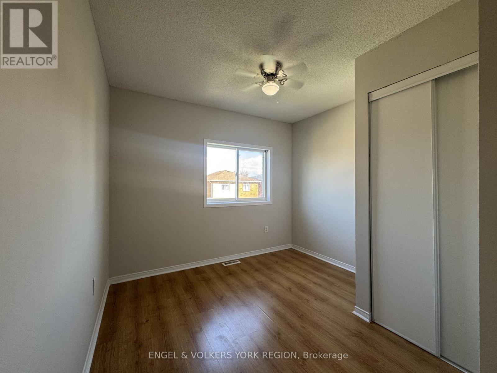 120 Nathan Crescent, Barrie, Ontario  L4N 0S6 - Photo 13 - S12406053