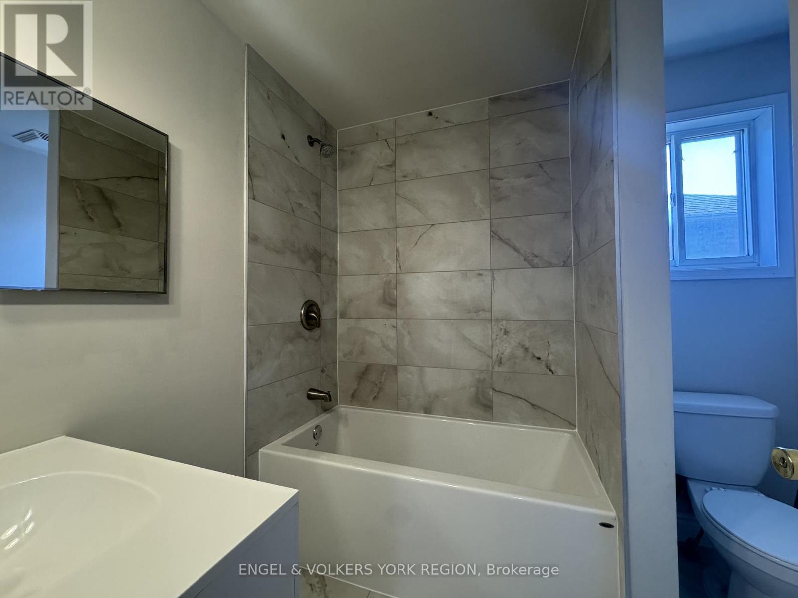 120 Nathan Crescent, Barrie, Ontario  L4N 0S6 - Photo 14 - S12406053