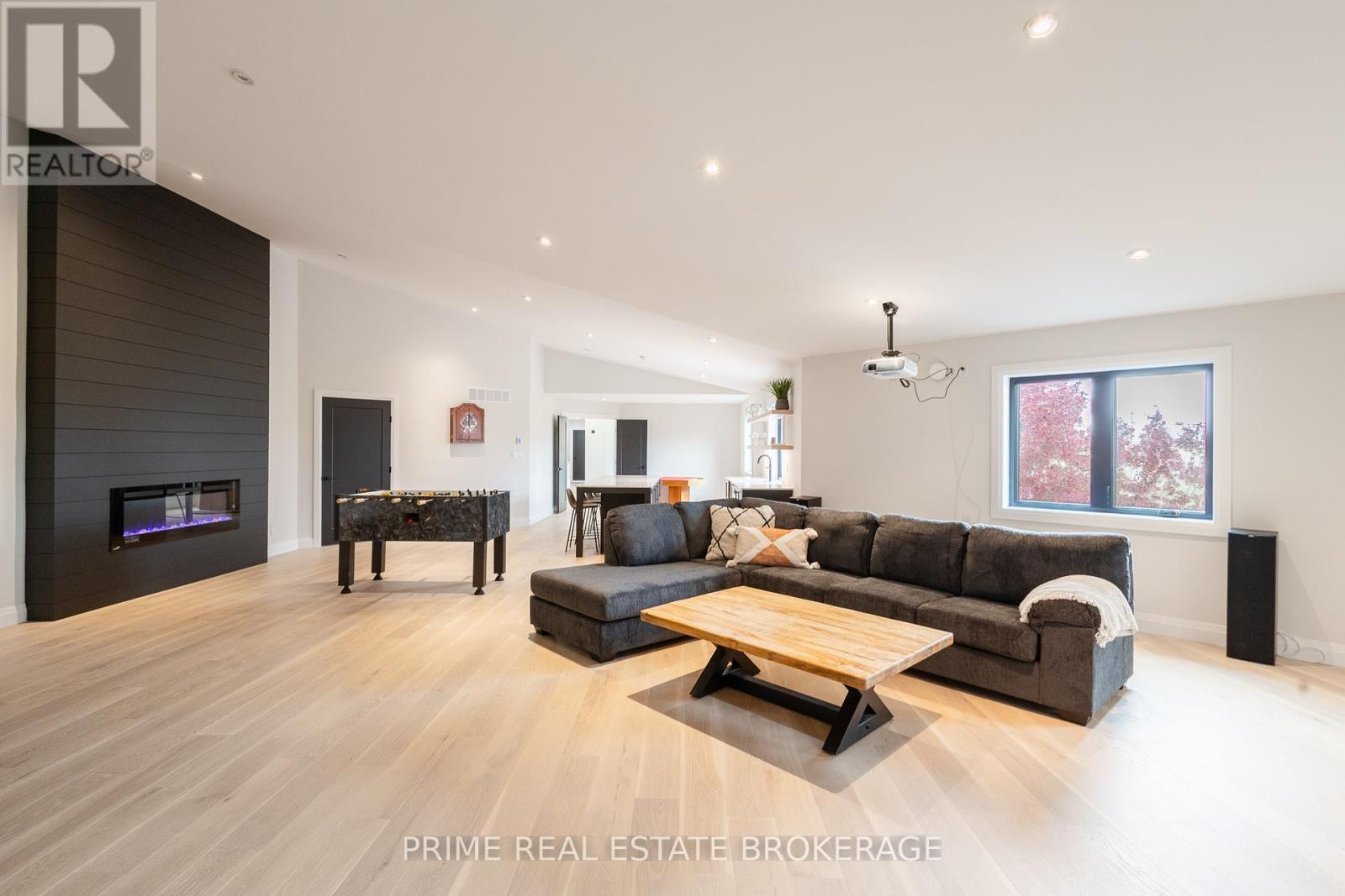 75836 London Rr 1 Road, Bluewater, Ontario  N0M 1J0 - Photo 42 - X12403394