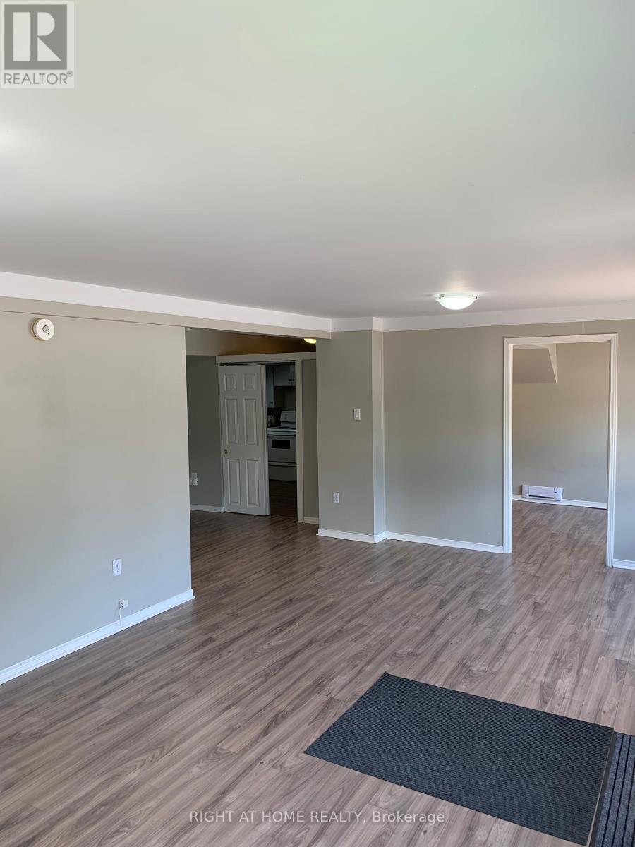 45 Pembroke Street, Whitewater Region, Ontario  K0J 1K0 - Photo 10 - X12405854