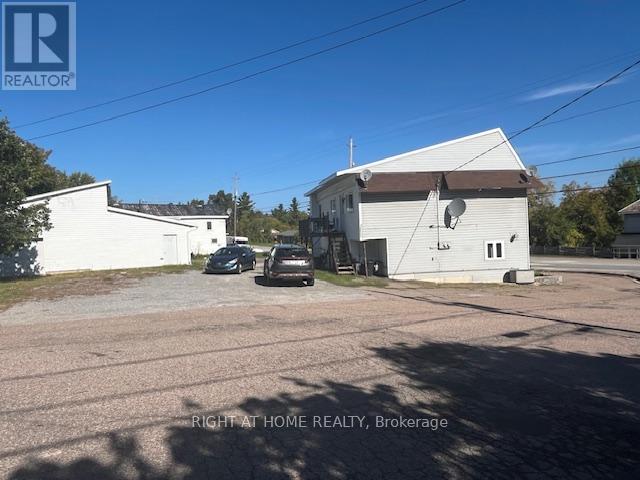 45 Pembroke Street, Whitewater Region, Ontario  K0J 1K0 - Photo 3 - X12405854