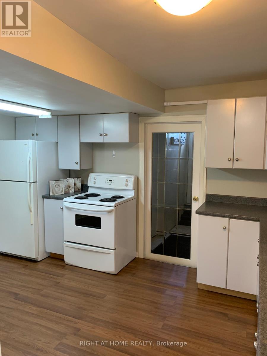 45 Pembroke Street, Whitewater Region, Ontario  K0J 1K0 - Photo 9 - X12405854